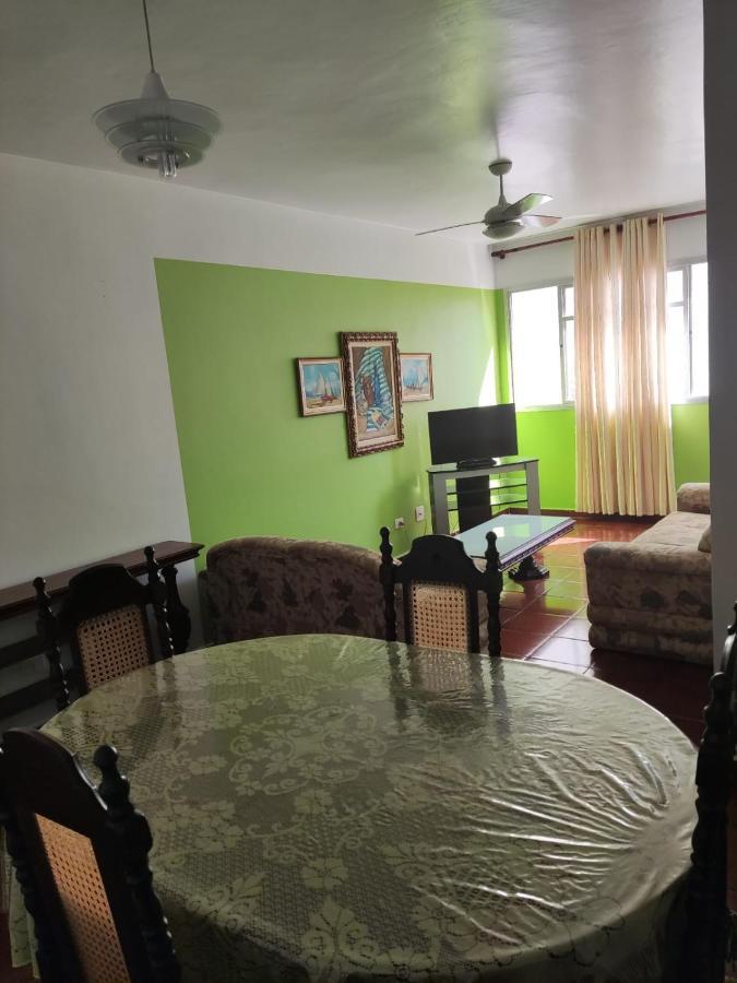 Pitangueiras Apartment *